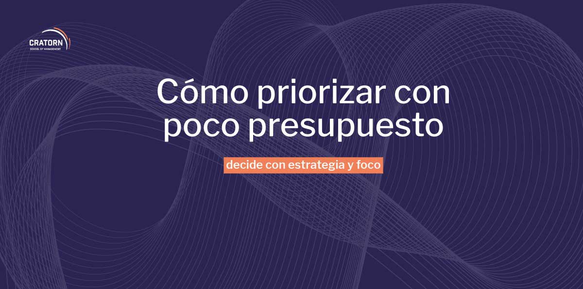 un umbral entre dos espacios conceptuales, representando el pensamiento liminal y la conexión entre disciplinas.